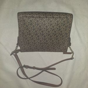 Cute satchel DKNY BAG. ONLY WORN A COUPLE TIMES